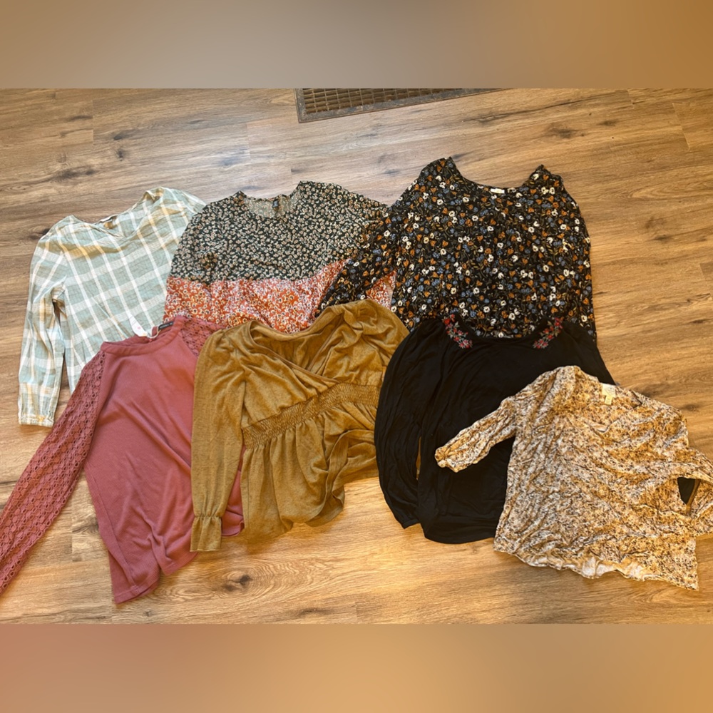 Bundle of 7 long sleeve shirts
